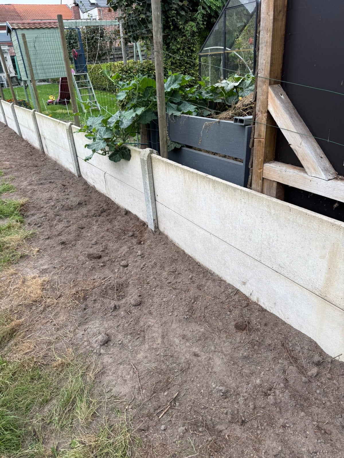 Betonnnen afsluiting, Tuin en Terras, Ophalen, Zo goed als nieuw
