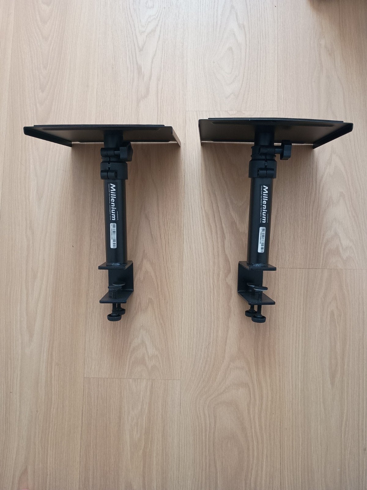 Millenium Desktop Monitor Mount DM1 (2 stuks), Enlèvement, Comme neuf