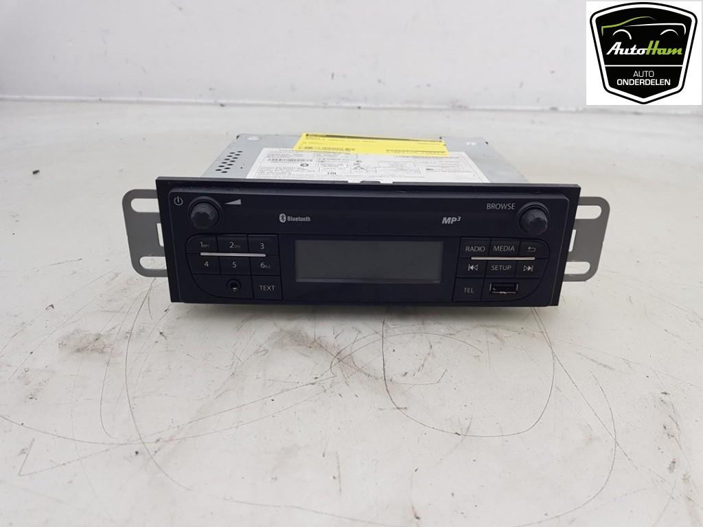 RADIO Renault Trafic (1FL / 2FL / 3FL / 4FL) (01-2014/-), Amalienbadstr. 41a
76227  Karlsruhe, DE, Visteon Electronics Germany GmbH