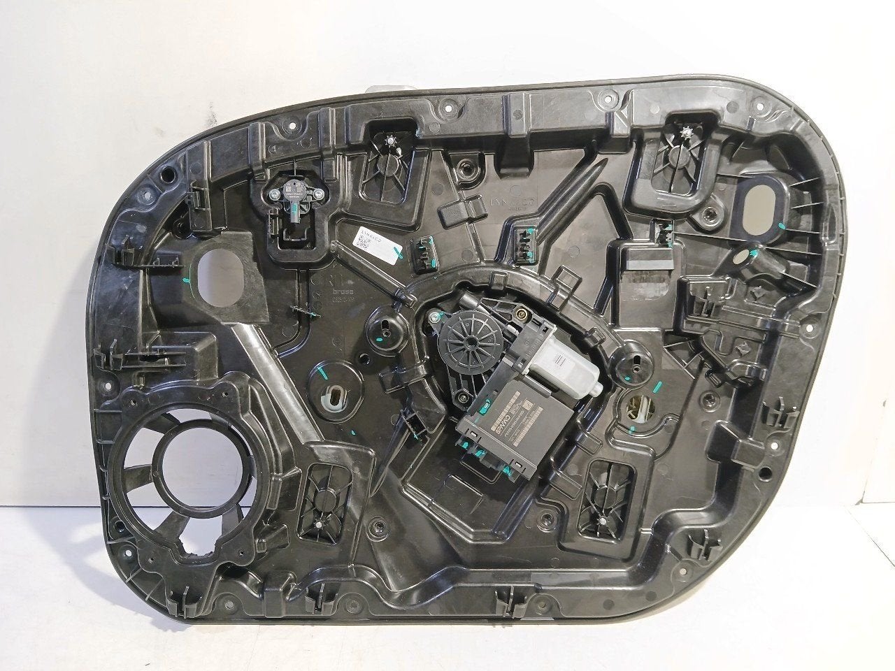 Raammechaniek elektrisch rechts voor Lynk & Co 01, Onderdelen@venauto.nl, Van der Ven Autorecycling B.V., Gebruikt, Ettenseweg 76, 4706 PB Roosendaal, The Netherlands