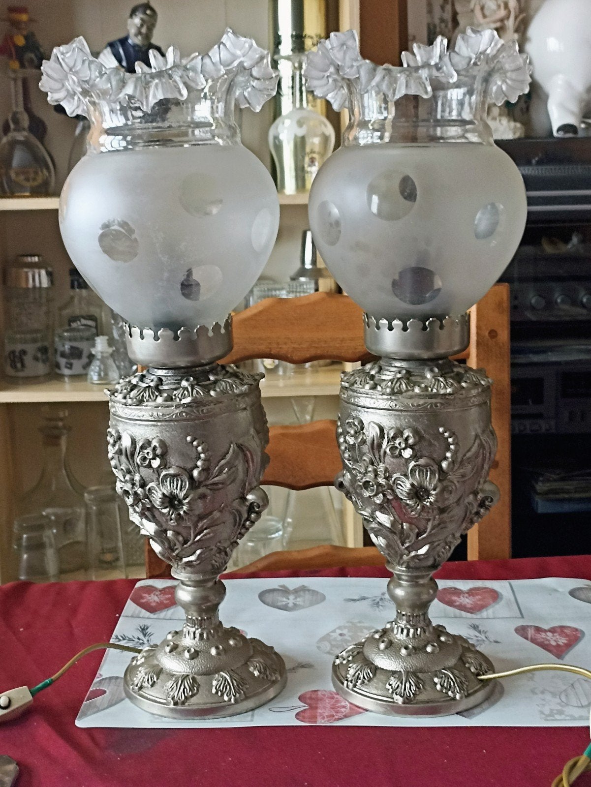 Paire de lampes de tables vintage imitation lampes à pétrole, Antiquités & Art, Enlèvement, Verre