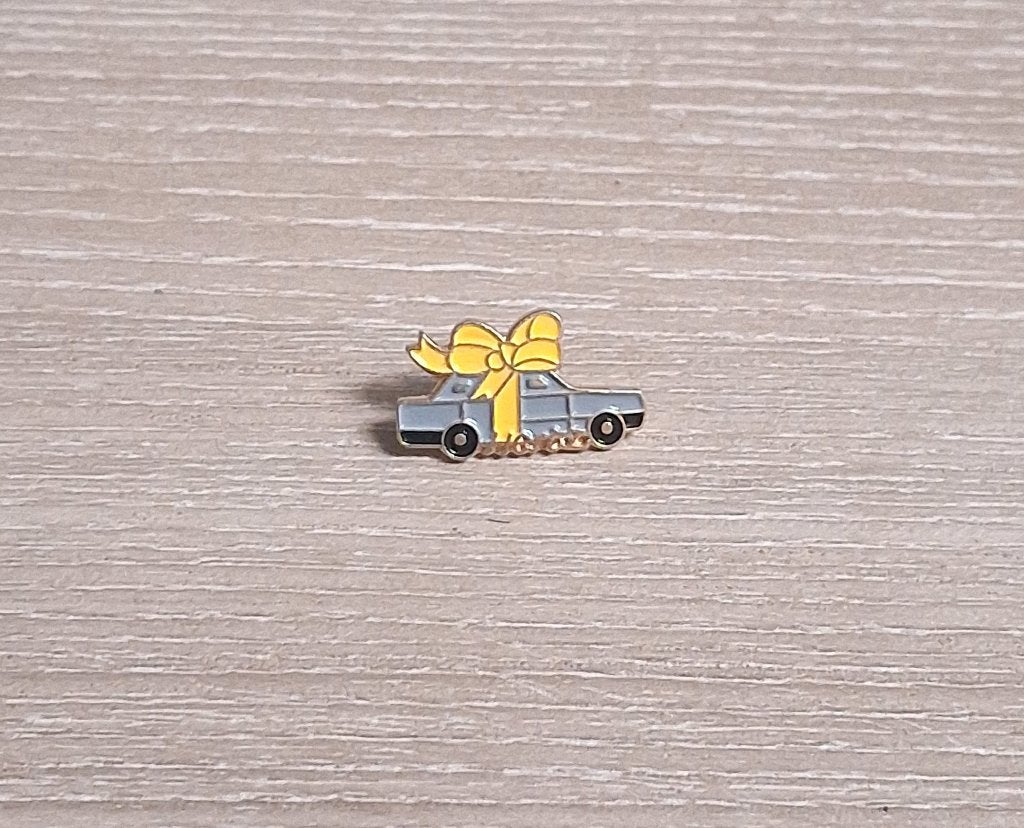 PIN - AUTO - VOITURE - CAR, Envoi, Utilisé, Transport, Insigne ou Pin's