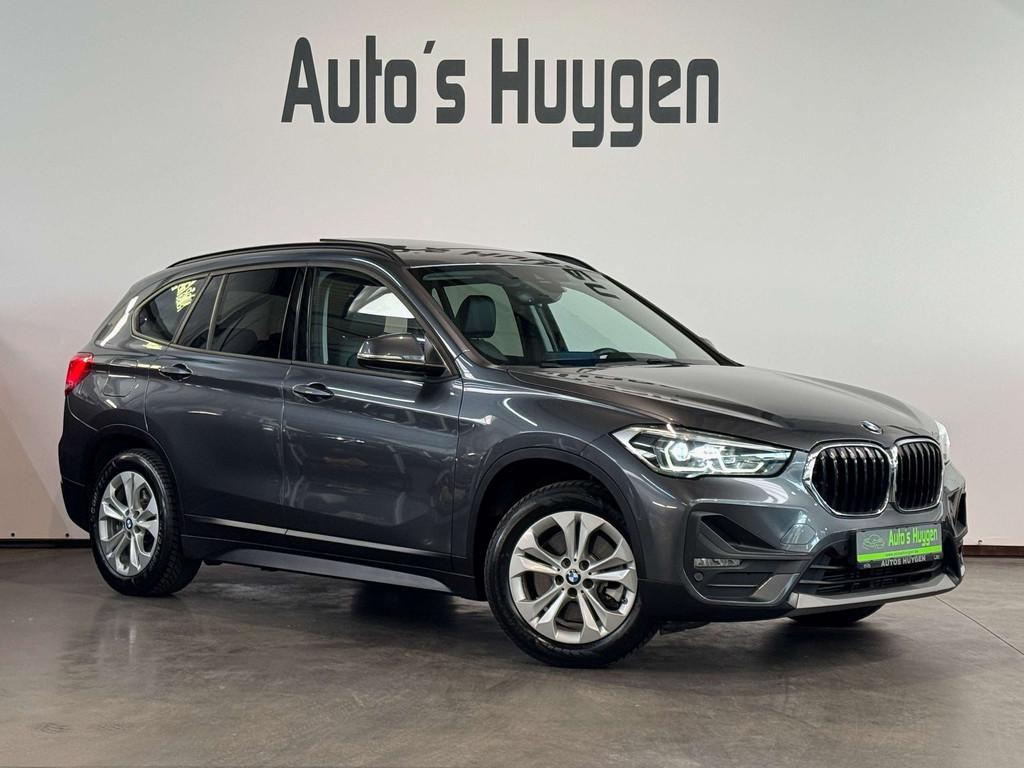 BMW X1 xDrive25e met panoramisch open dak! (bj 2022), Auto's, Bedrijf, 5 zetels, 5 deurs, Hybride Elektrisch/Benzine