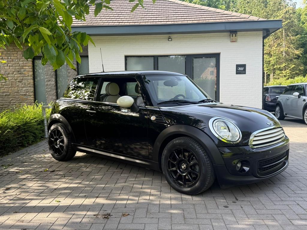 Mini Cooper – 98.628 km – Uitgebreide uitrusting, Auto's, 4 cilinders, 72 kW, Zwart, Leder