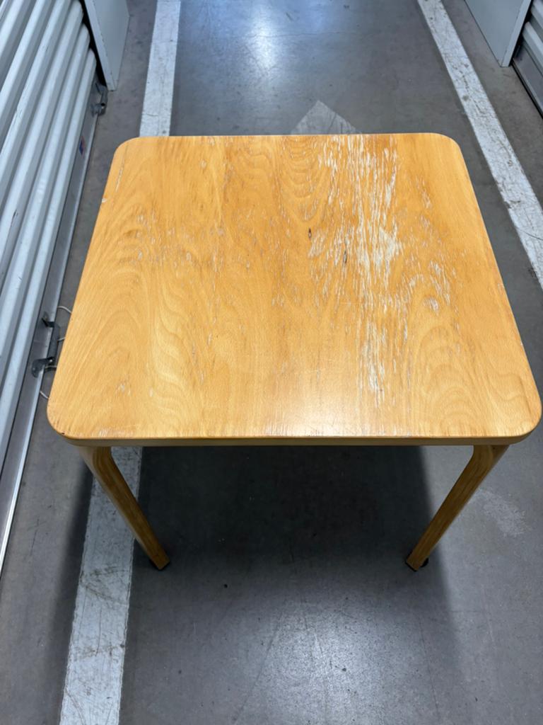 Kleine vierkante houten tafel van IKEA —ideaal voor kinderen, Gebruikt, Vierkant, 55 tot 75 cm, Hout