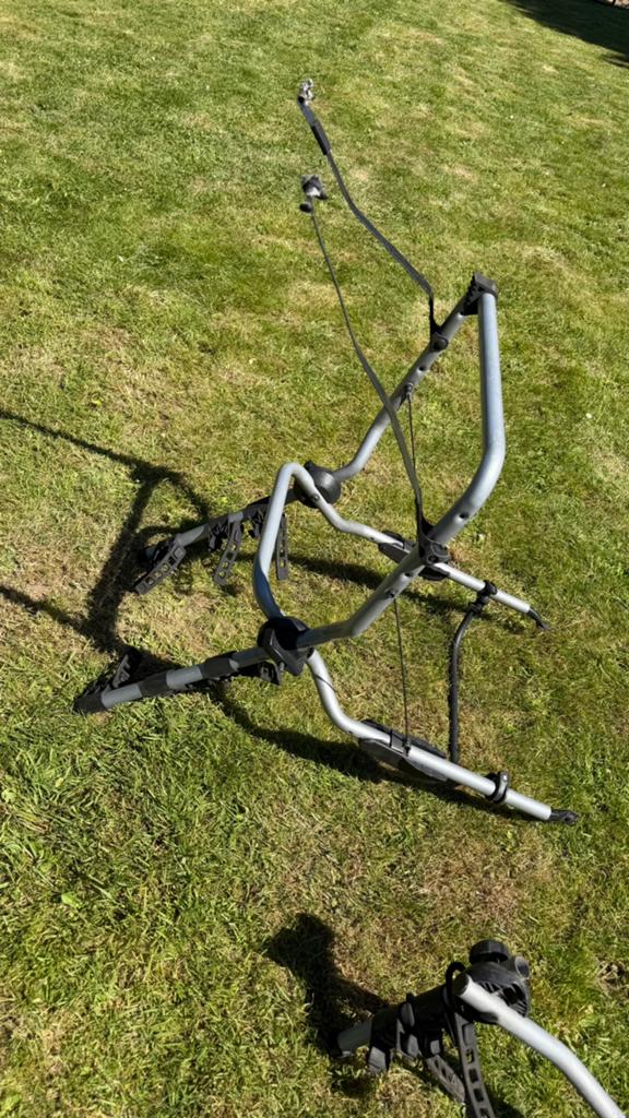 Thule-set (2 fietsendragers) +2 fietsstoeltjes voor kinderen, Ophalen, Gebruikt