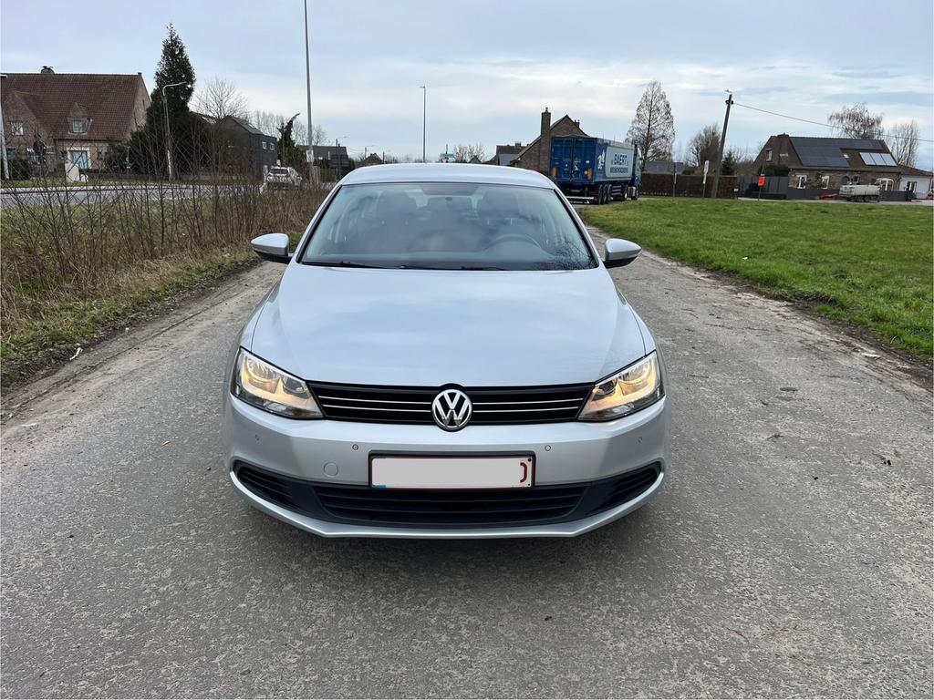 Vw jetta tdi 1.6 euro 5, Auto's, Voorwielaandrijving, Stof, Zwart, Parkeersensor