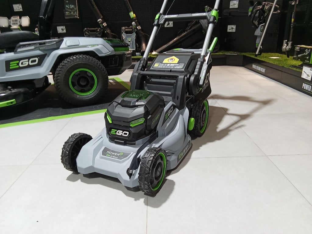 EGO Accumaaier 42cm LM1712E-SP Zelftrekker Promo, Tuin en Terras, Ophalen, Accu-grasmaaier, Nieuw, 40 t/m 49 cm