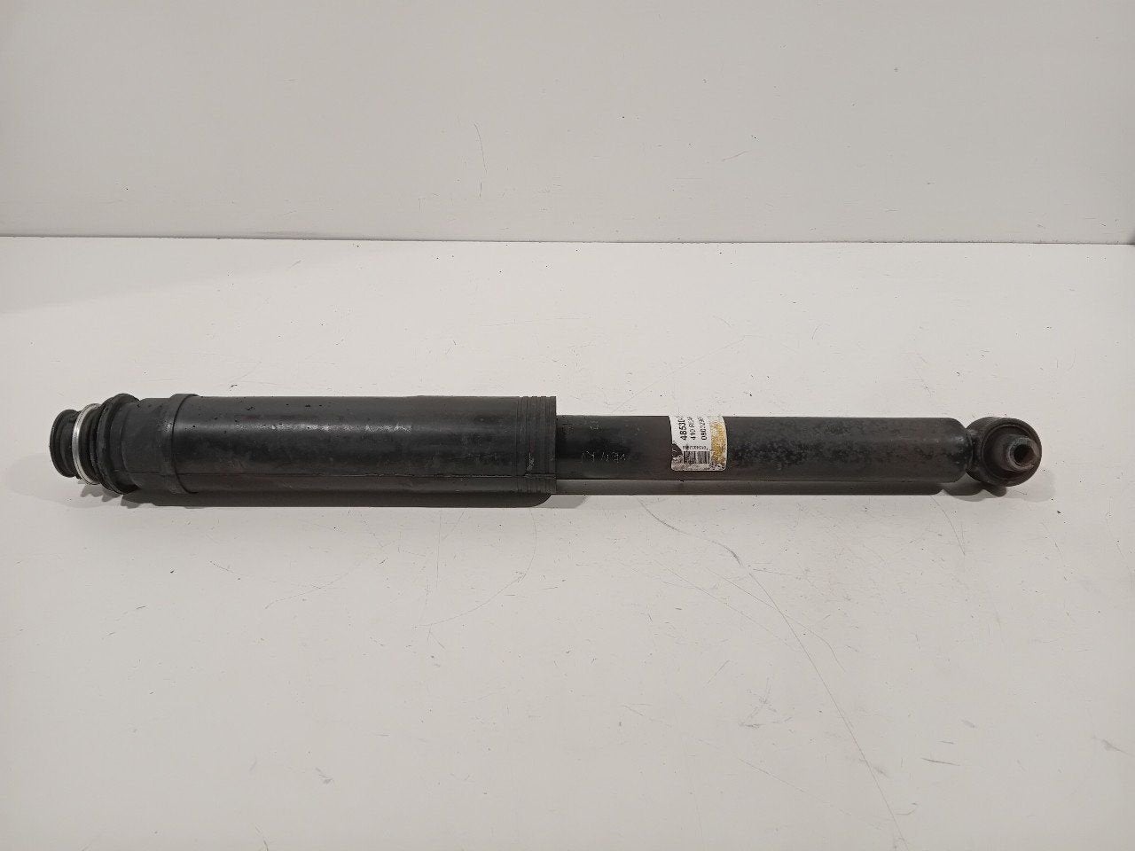 Schokbreker rechts achter Toyota Avensis, Onderdelen@venauto.nl, Van der Ven Autorecycling B.V., Ettenseweg 76, 4706 PB Roosendaal, The Netherlands