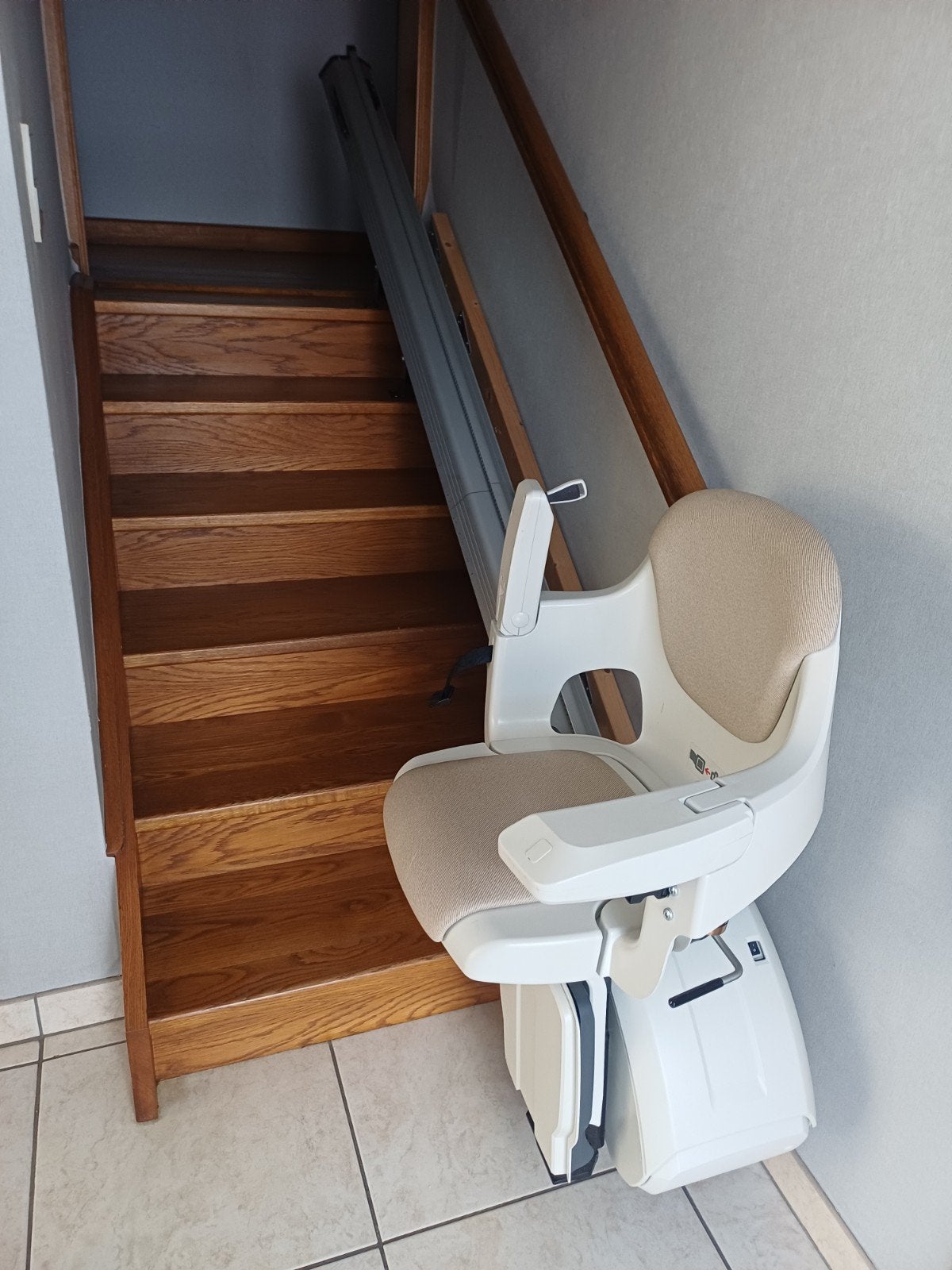 monte-escalier, Divers, Enlèvement