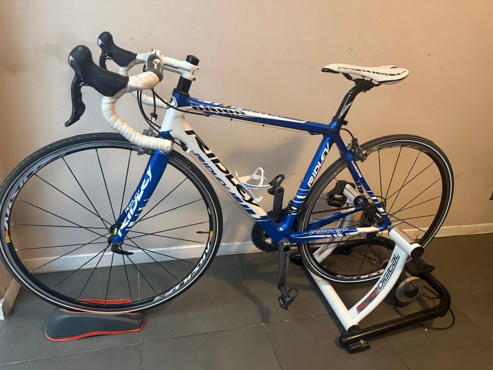 Vélo de course ridley en carbone comme neuf, Vélos & Vélomoteurs, Enlèvement, Comme neuf, Carbone