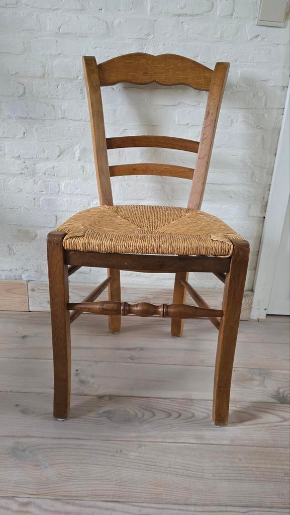 Les chaises entièrement en chêne avec osier sont en parfait, Enlèvement