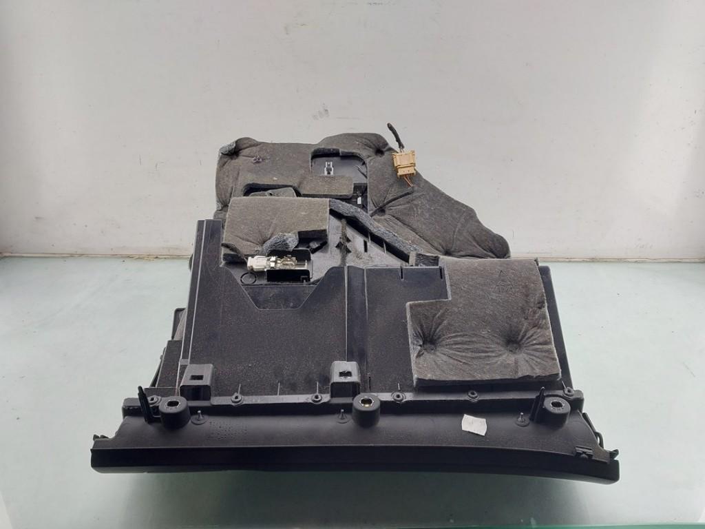 DASHBOARDKASTJE Audi A4 Avant (B7) (|8E1857035D|), Dhr. J. Ham, Gebruikt, Administratie@autoham.nl, Audi