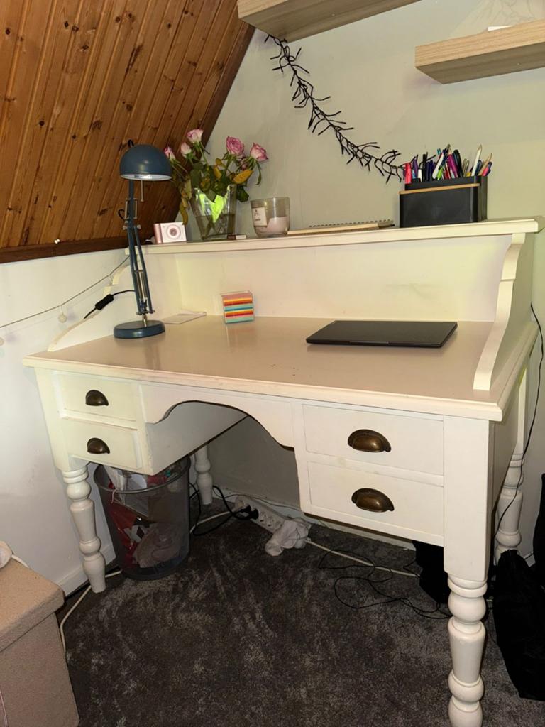 Zeer mooi wit bureau antiek, Huis en Inrichting, Bureaus, Antiek, Ophalen, Wit
