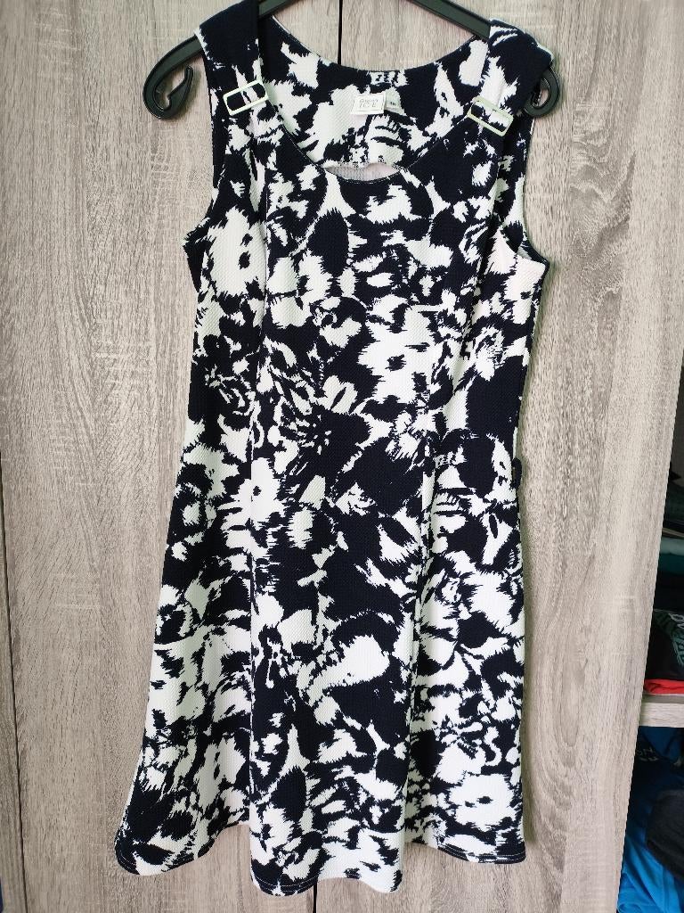 Kleedje green ice mt 38, Kleding | Dames, Jurken, Maat 38/40 (M), Wit, Ophalen of Verzenden, Gedragen