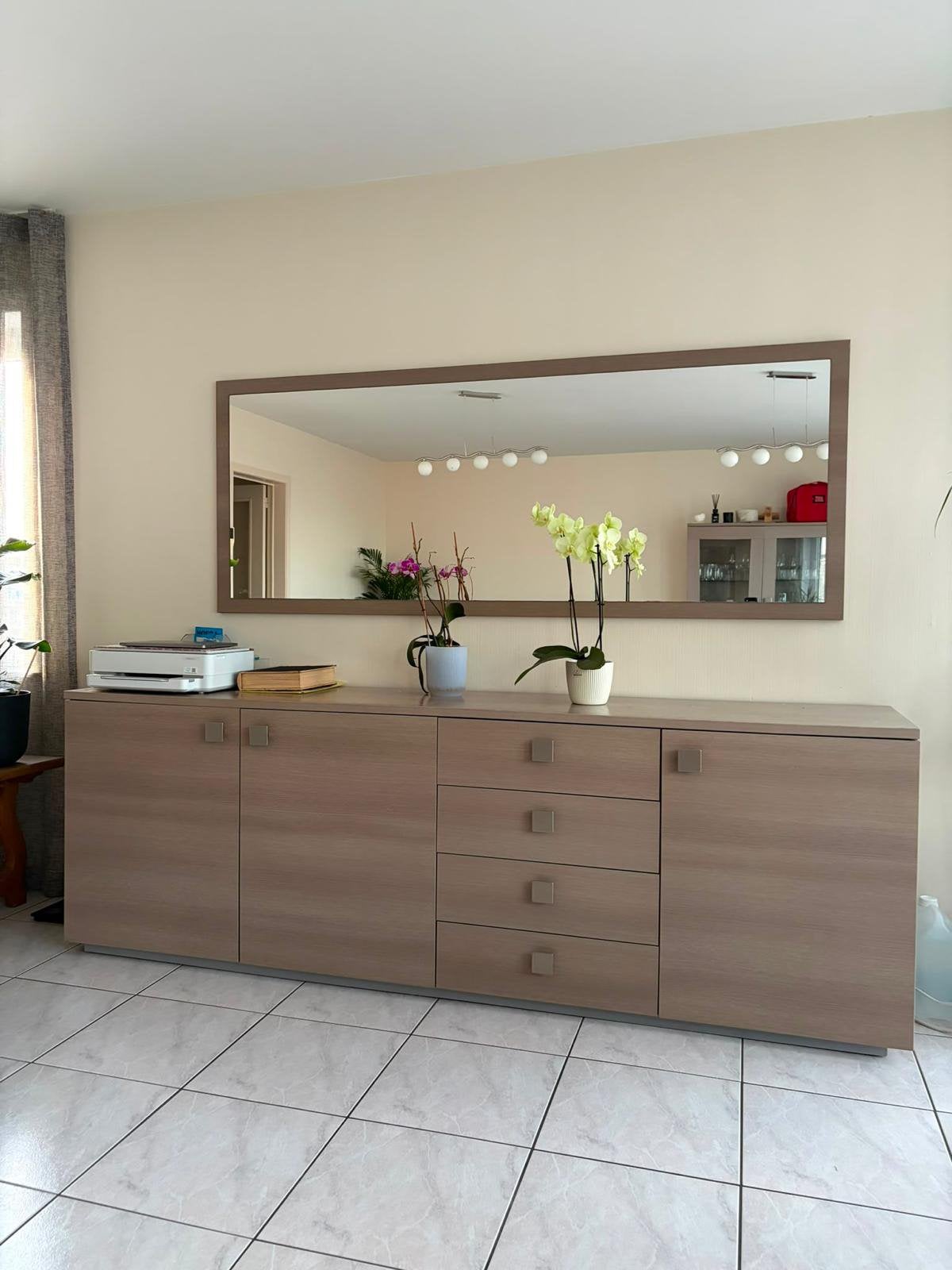 Grote dressoirkast met spiegel – 240 cm – €150, Huis en Inrichting, Stoffering | Vloerbedekking, Ophalen, Zo goed als nieuw