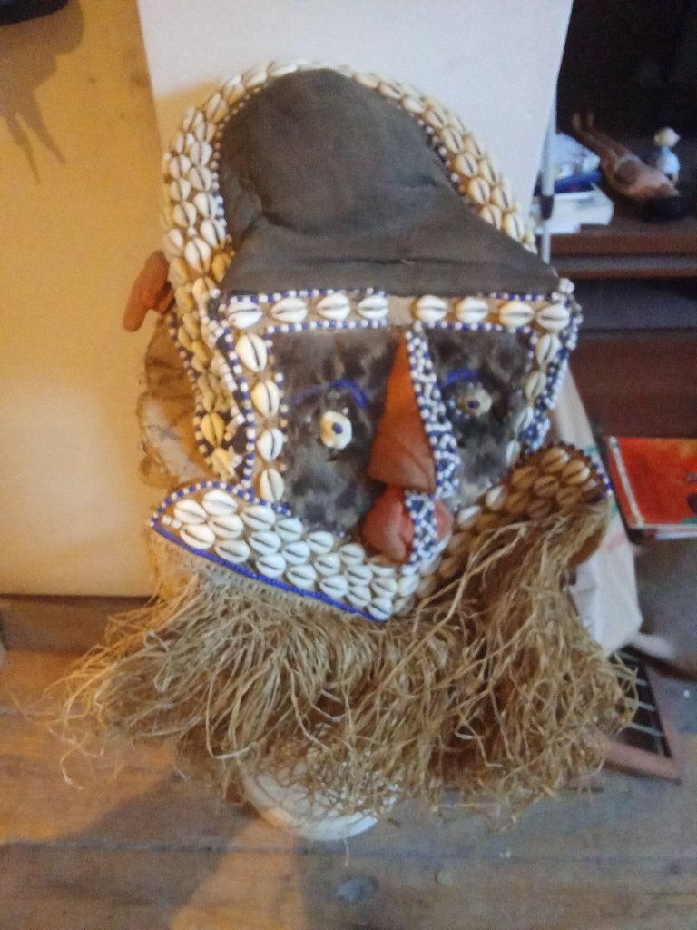 Oud-Afrikaans masker, Ophalen, Masker