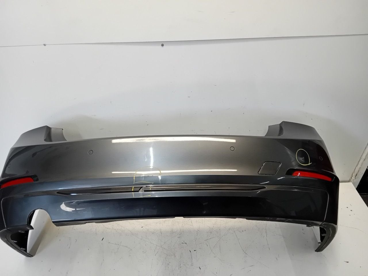 Bumper achter BMW 3 serie, Onderdelen@venauto.nl, Van der Ven Autorecycling B.V., Arrière, Ettenseweg 76, 4706 PB Roosendaal, The Netherlands