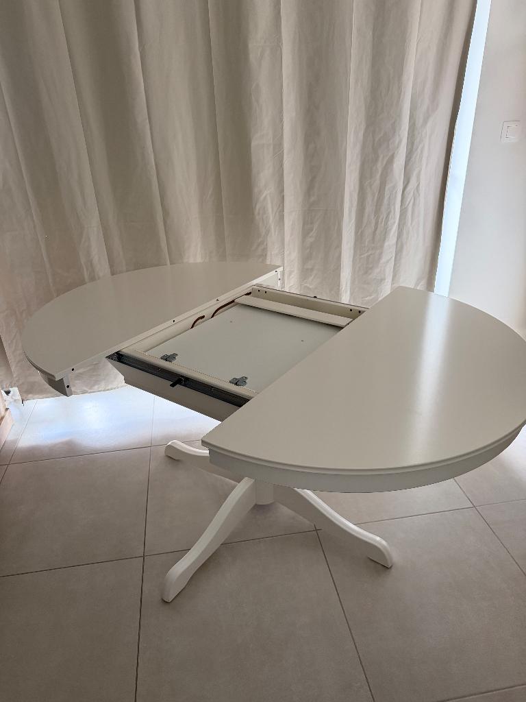 Table blanche, Enlèvement, Neuf