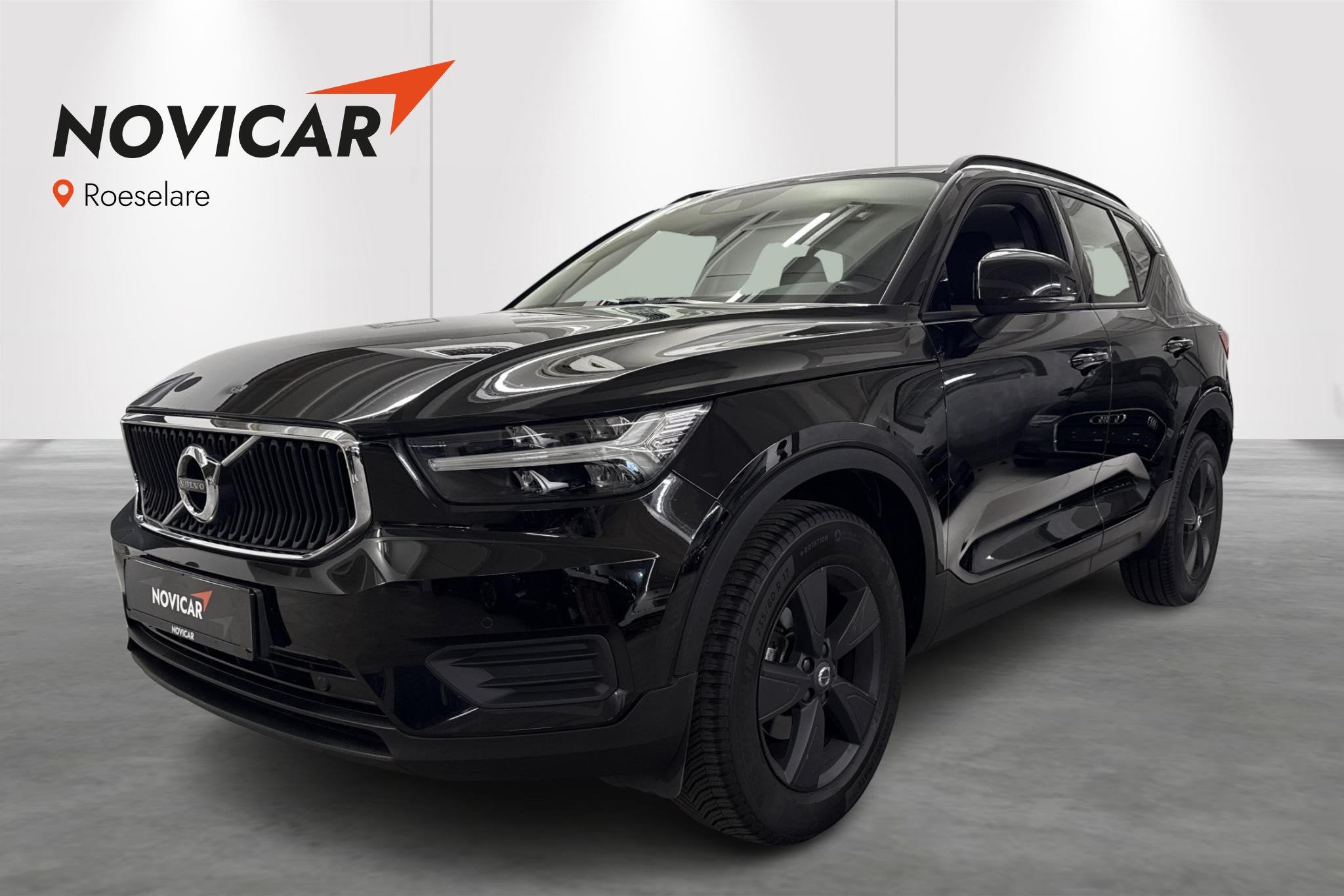 Volvo XC40 T2 Momentum Core Automaat, Auto's, Stof, Gebruikt, Automatische klimaatregeling, 164 g/km