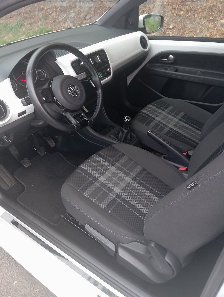 VW UP Slechts 42.000 km ! ! !, Autos, Euro 5, Achat, Up!, Boîte manuelle
