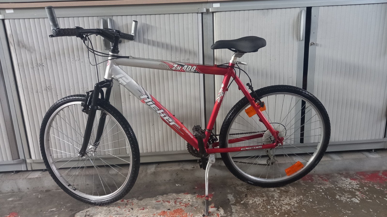 Beou vélo adolescent 26pouces ( 21vitesses en aluminium)