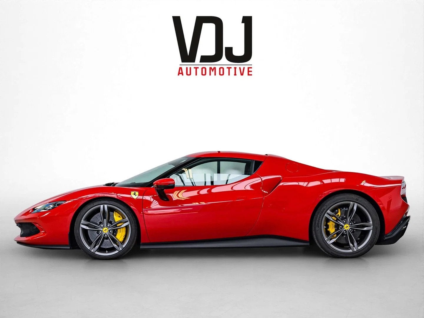 Ferrari 296 GTB FULL PPF|FREE FERRARI SERVICE UNTIL 2029|FRO, Autos, Euro 6, Entreprise, Noir, 2 portes