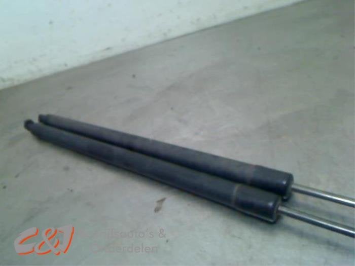 Kit amortisseur couvercle coffre d'un Volkswagen Transporter, -, 3 mois de garantie, Utilisé, -