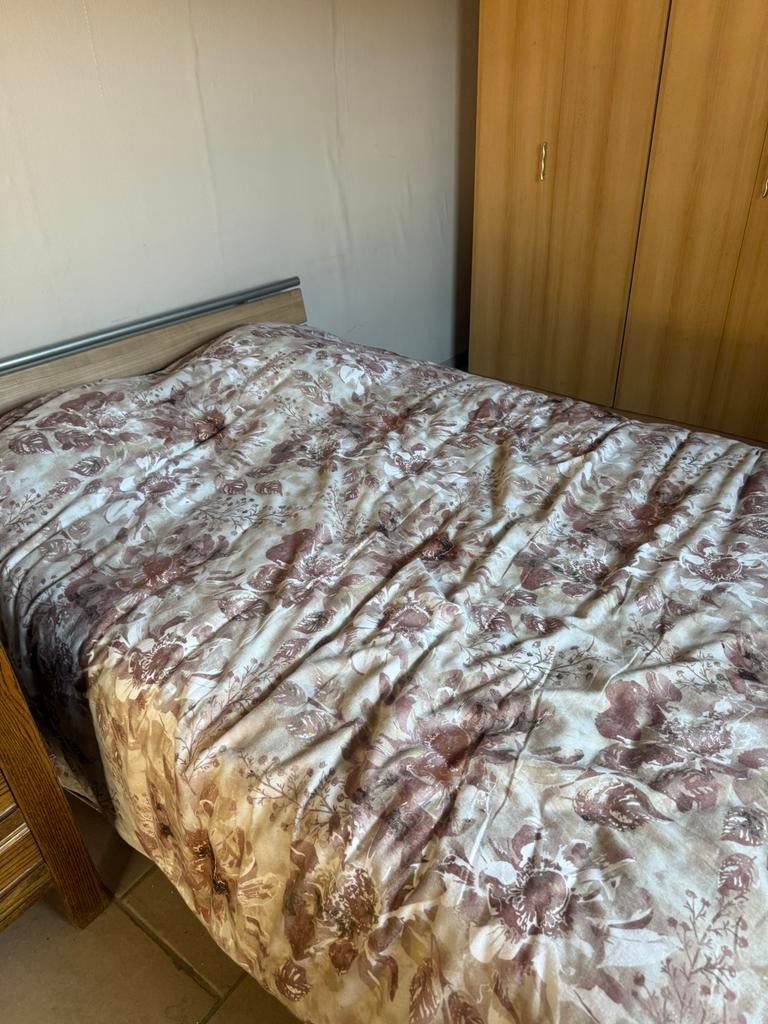 Bed en kast, Huis en Inrichting, Ophalen, Zo goed als nieuw
