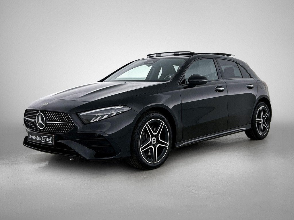 Mercedes-Benz A-Klasse A 250 e AMG Line Night Pack | Panoram, Auto's, Stof, 4 cilinders, 16 kWh, Zwart