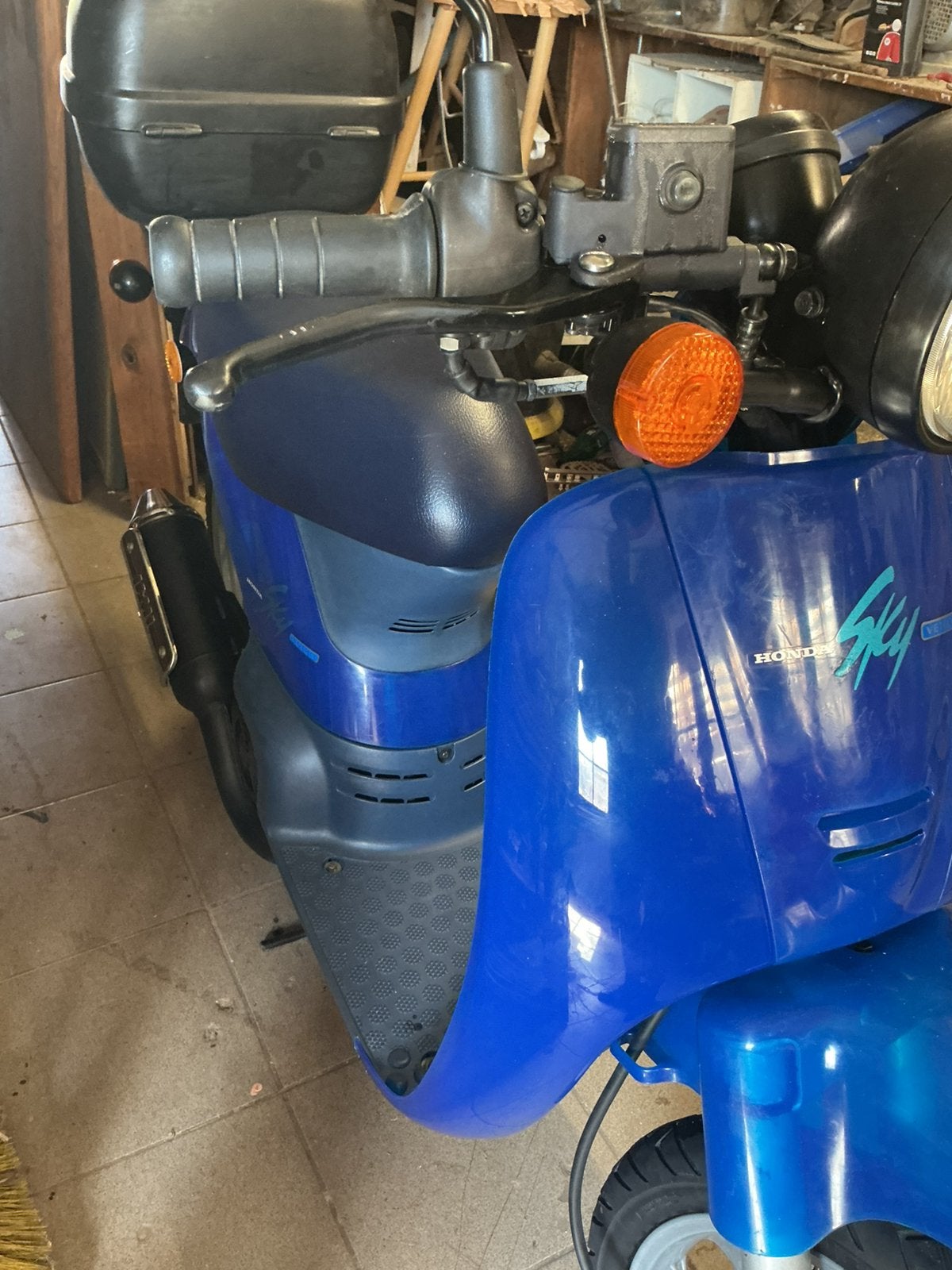 Honda sky bromfiets klasse b, Ophalen, Zo goed als nieuw