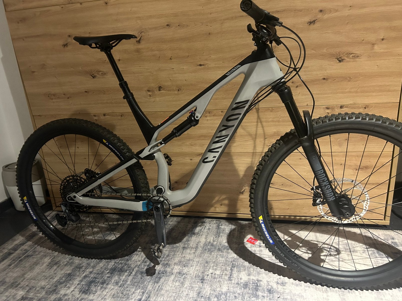 Canyon Neuron CF 8 XL | Carbon Magura MT5 Bontrager, Vélos & Vélomoteurs, Enlèvement