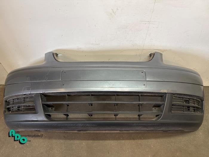 Voorbumper van een Volkswagen Touran (Touran 03-) (LD7X), Gebruikt, -, Volkswagen, -