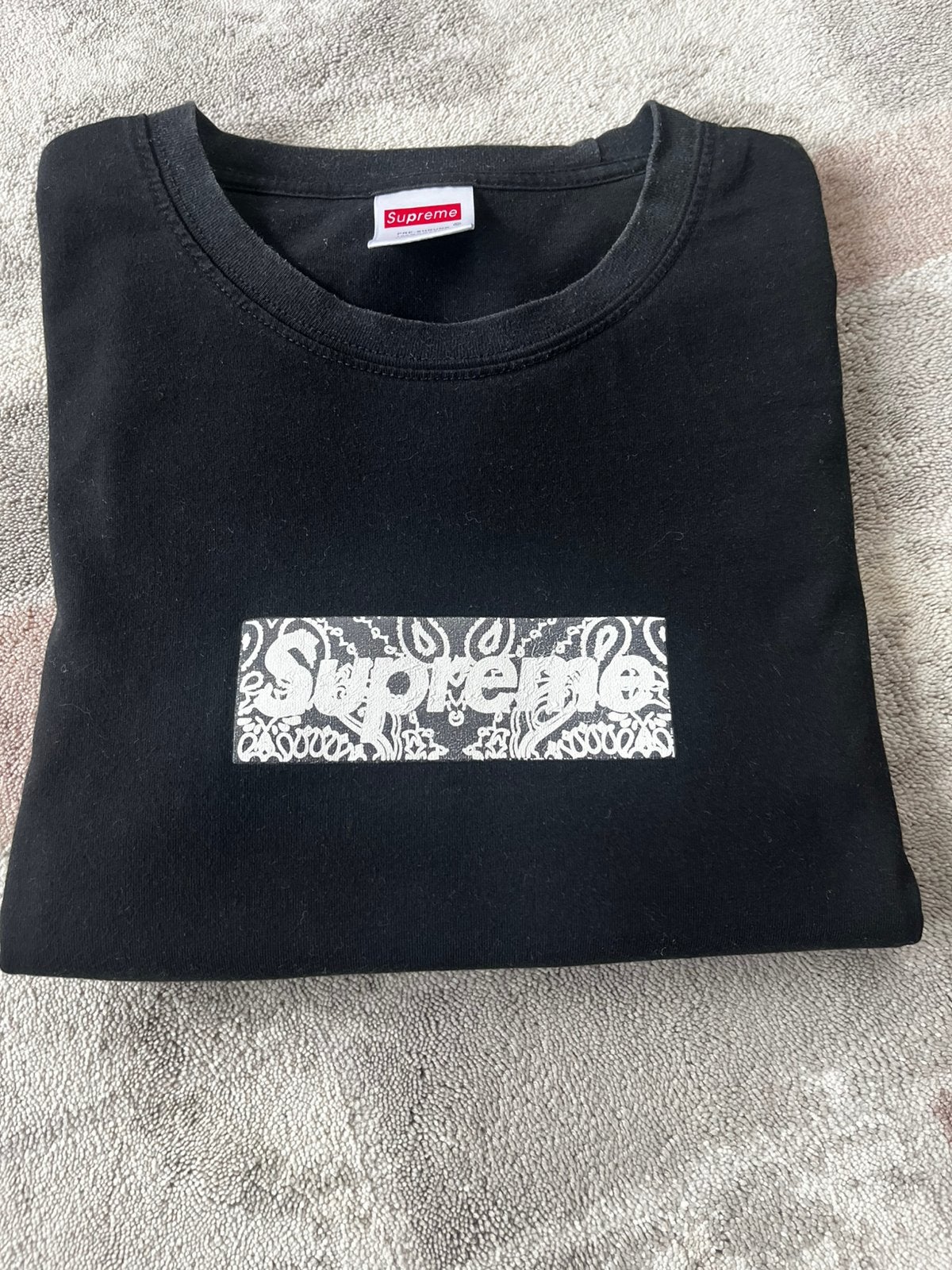 Black Supreme bandana t shit, Kleding | Heren, T-shirts, Ophalen of Verzenden, Zo goed als nieuw, Maat 52/54 (L), Zwart