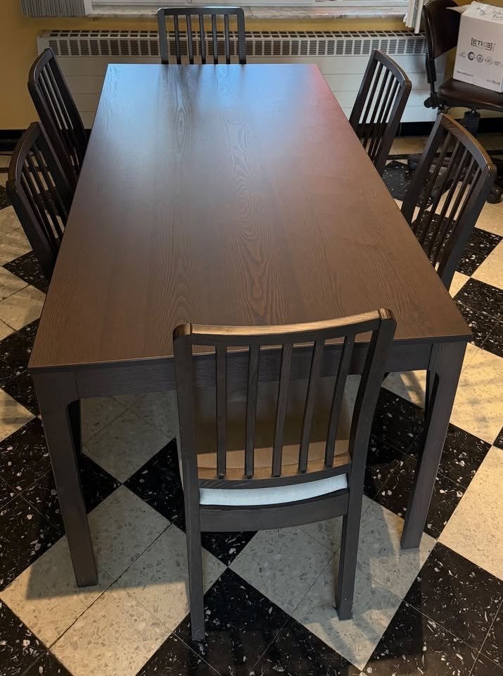 Uitschuifbare tafel en 6 stoelen, Ophalen, Zo goed als nieuw, IKEA classic, 4 tot 6 stoelen