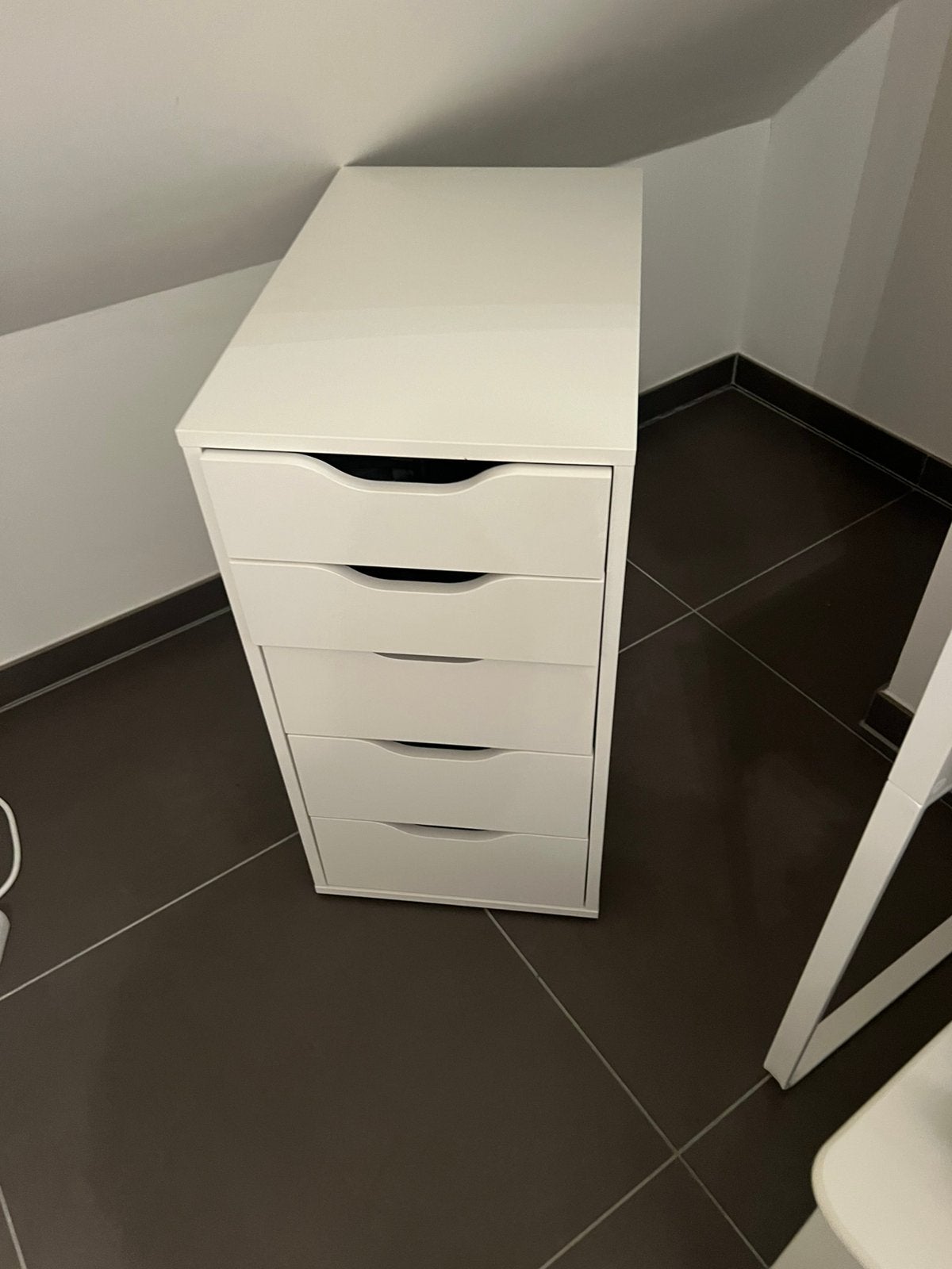 Witte IKEA ladekast met 5 lades – nette staat, Huis en Inrichting, Ophalen, Zo goed als nieuw