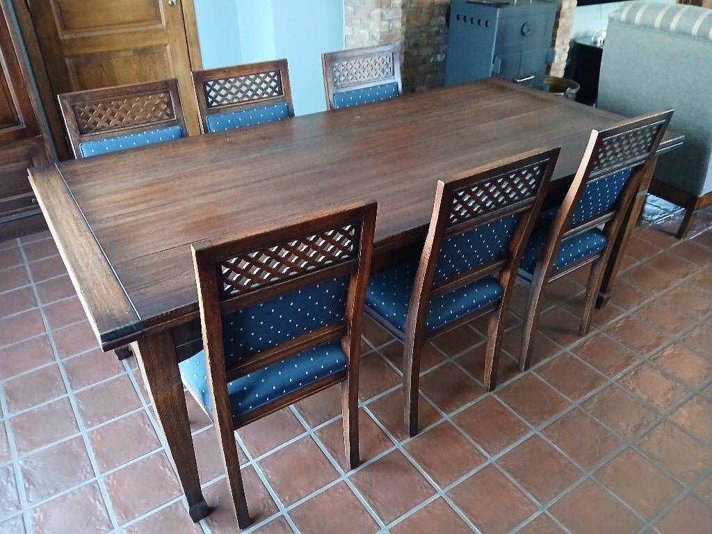 Grote eiken eettafel met 6 stoelen, Huis en Inrichting, Ophalen, Eikenhout, Zo goed als nieuw, Vijf personen of meer