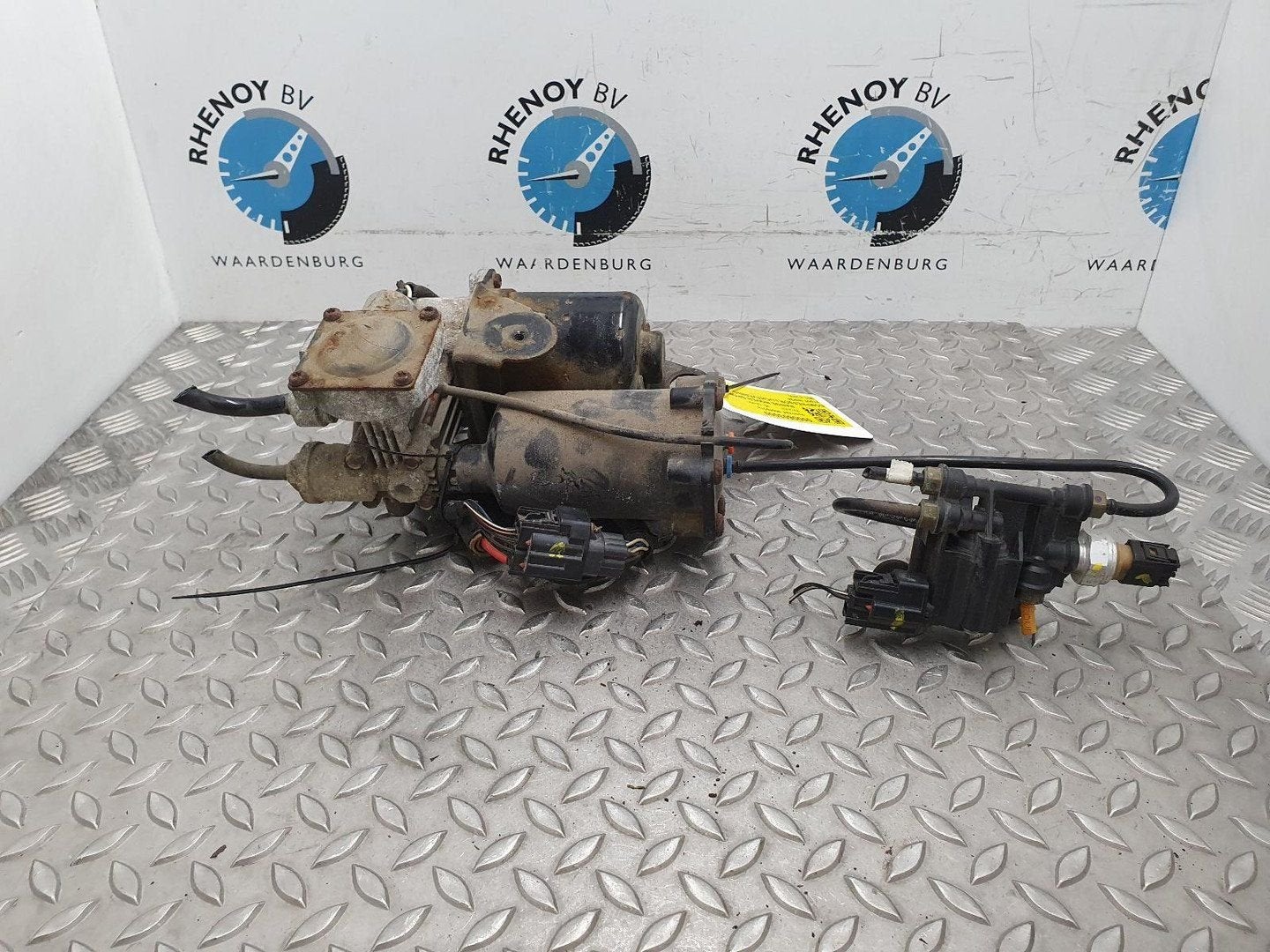 LANDROVER RANGE ROVER SPORT 2.7 TdV6 HSE  COMPRESSOR LUCHTVE, Ophalen of Verzenden, Gebruikt, ARN erkend
