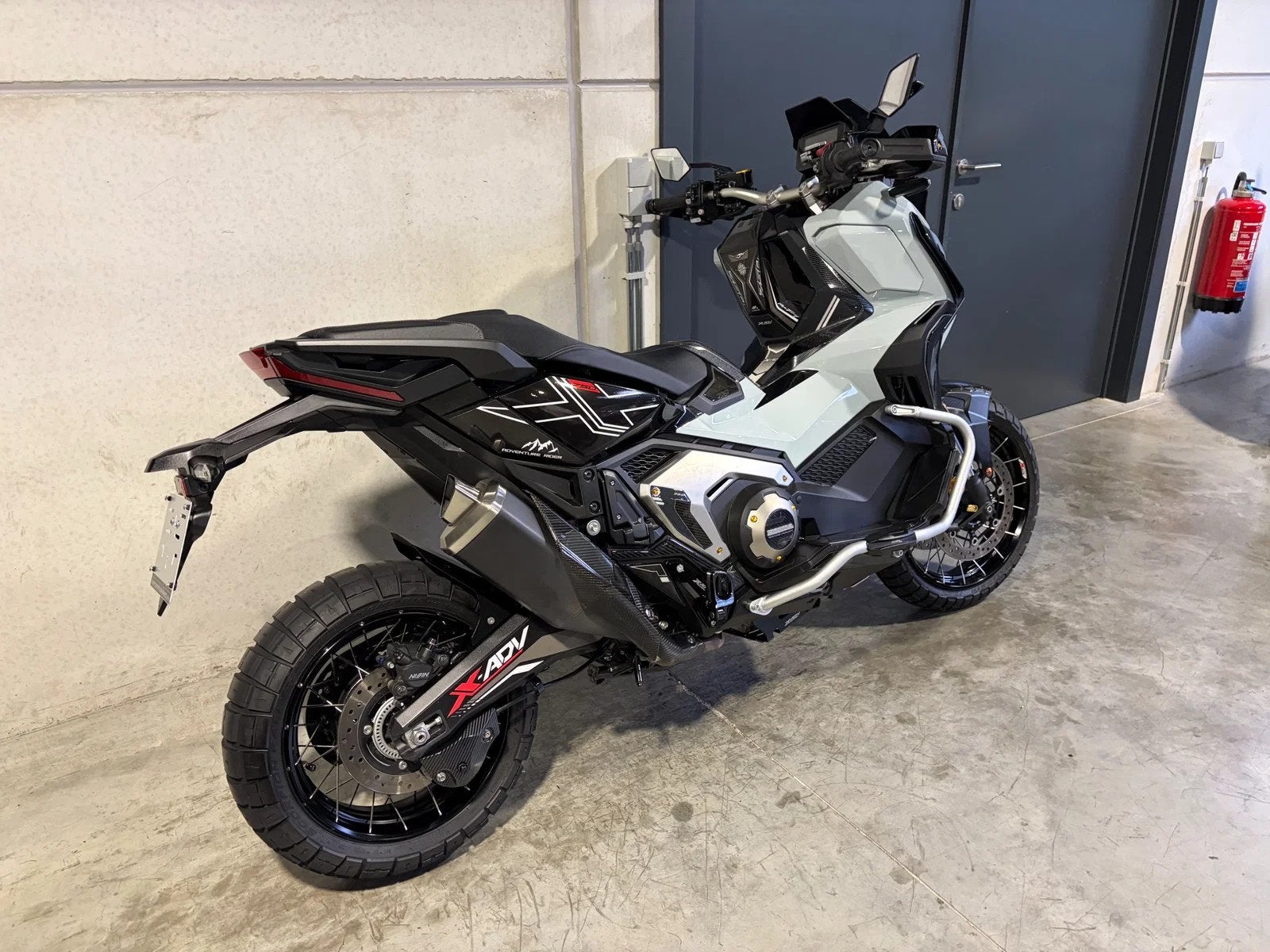 Honda Xadv 750 SUV scooter vol extra's (bj 2024), Motoren, 750 cc, Meer dan 35 kW, Overig, Automaat