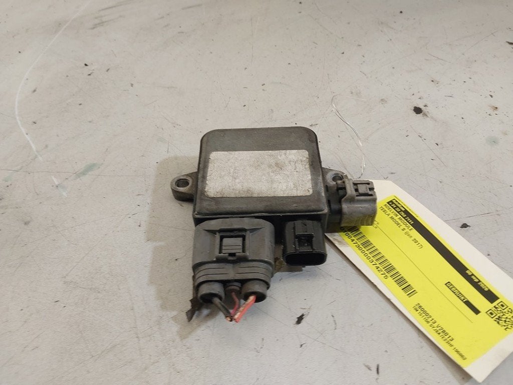 DIVERSEN Koelvin module Model S (|600895300B|600895300D|), Germany_Sales@tesla.com, Gebruikt, Overige automerken, Ludwig-Prandtl-Straße 27 - 29
12526  Berlin, DE