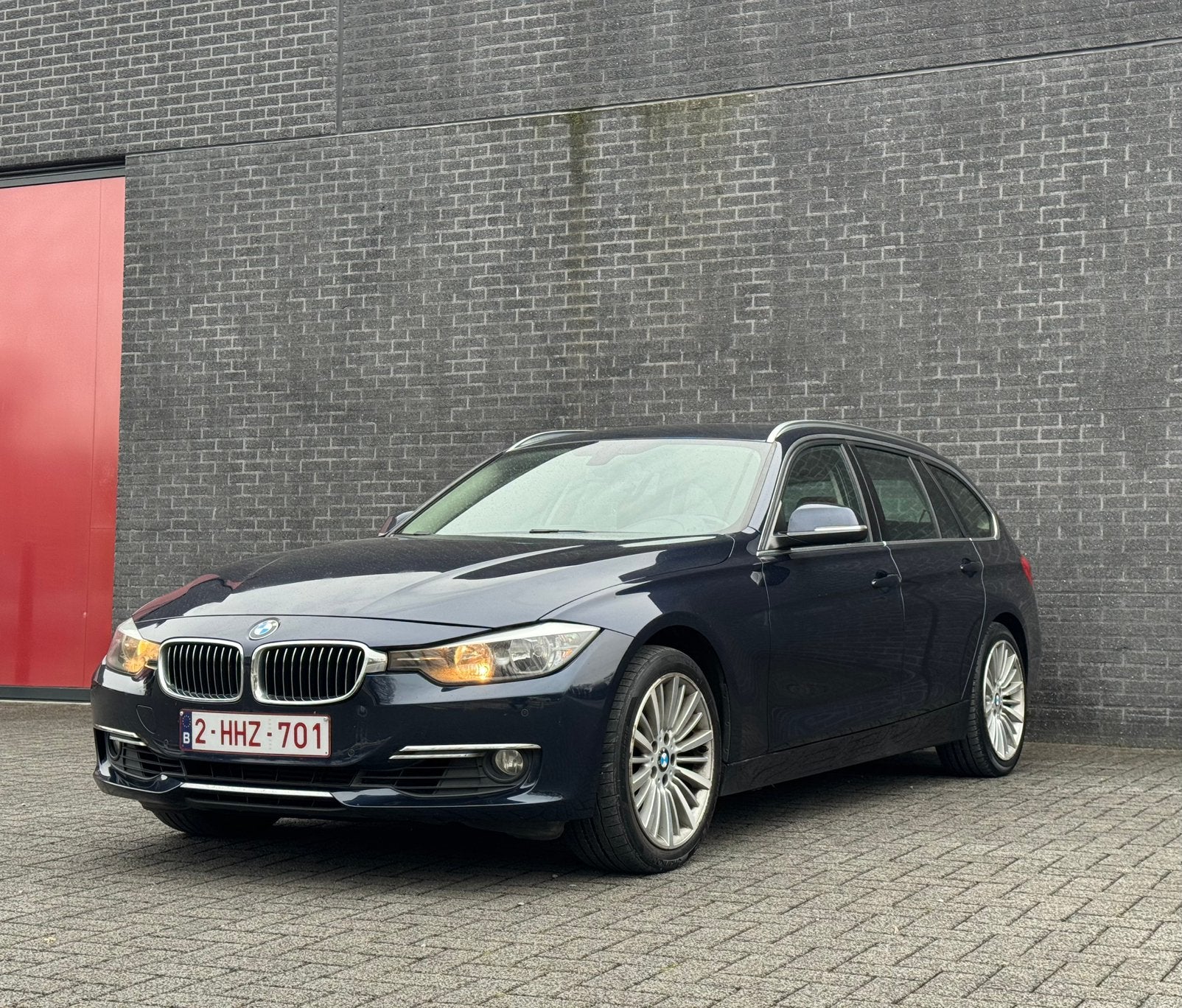 BMW Série 3 Touring 328i Luxury Line 245 ch | APPROUVÉ VVK !, Autos, Cuir, Achat, Euro 6, 2 places