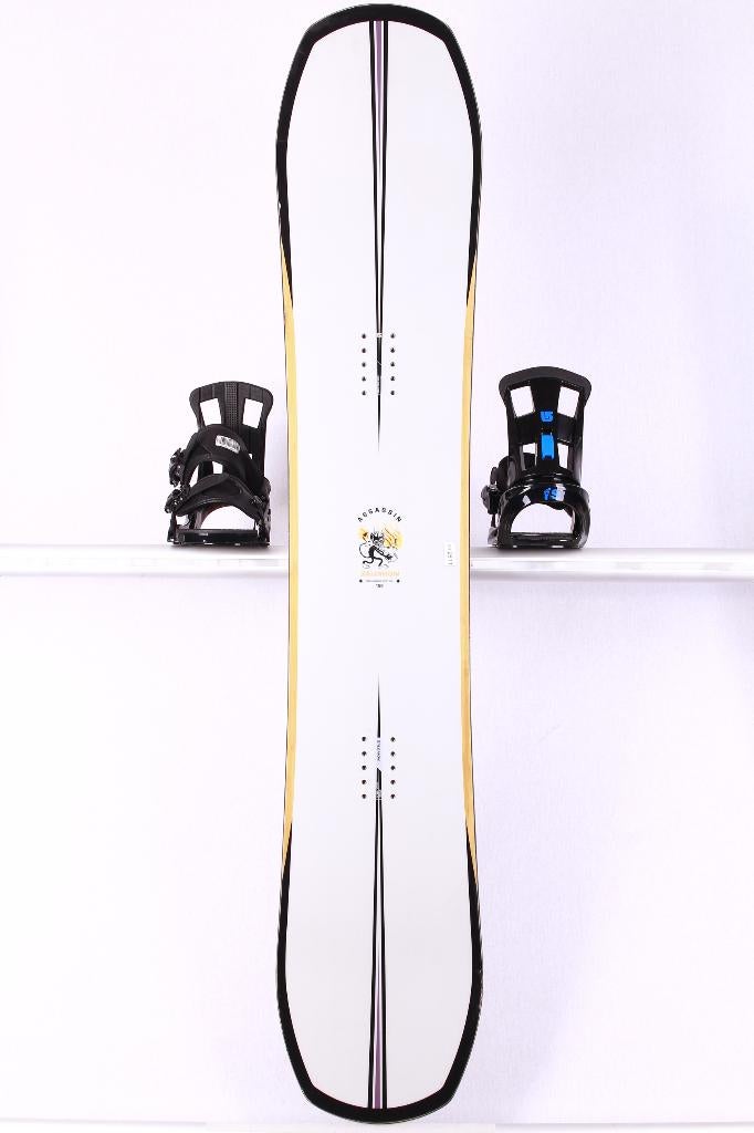 156 snowboard SALOMON ASSASIN 2025, White, Sport en Fitness, Snowboarden, Gebruikt, Board, Ophalen of Verzenden