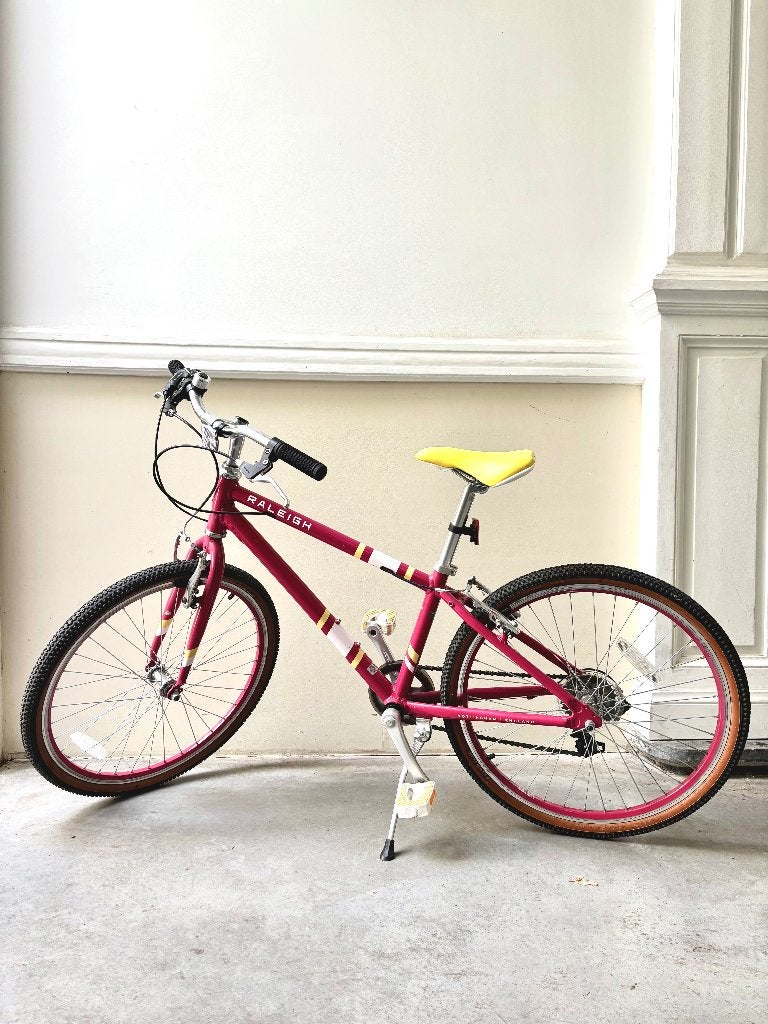 24 inch Raleigh POP Cherry., Fietsen en Brommers, Ophalen, 16 tot 20 inch, Velgrem, Zo goed als nieuw