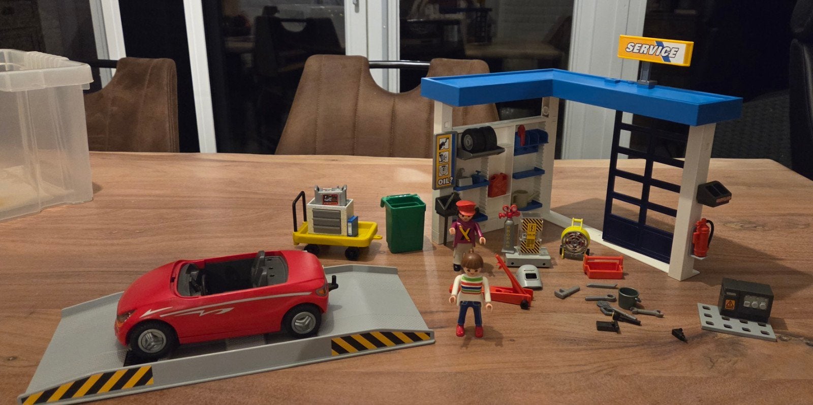 Playmobil garage, Ophalen