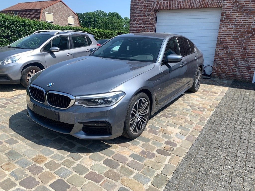 BMW 530e M Sport, Autos, BMW, Cuir, Argent ou Gris, Euro 6, Noir