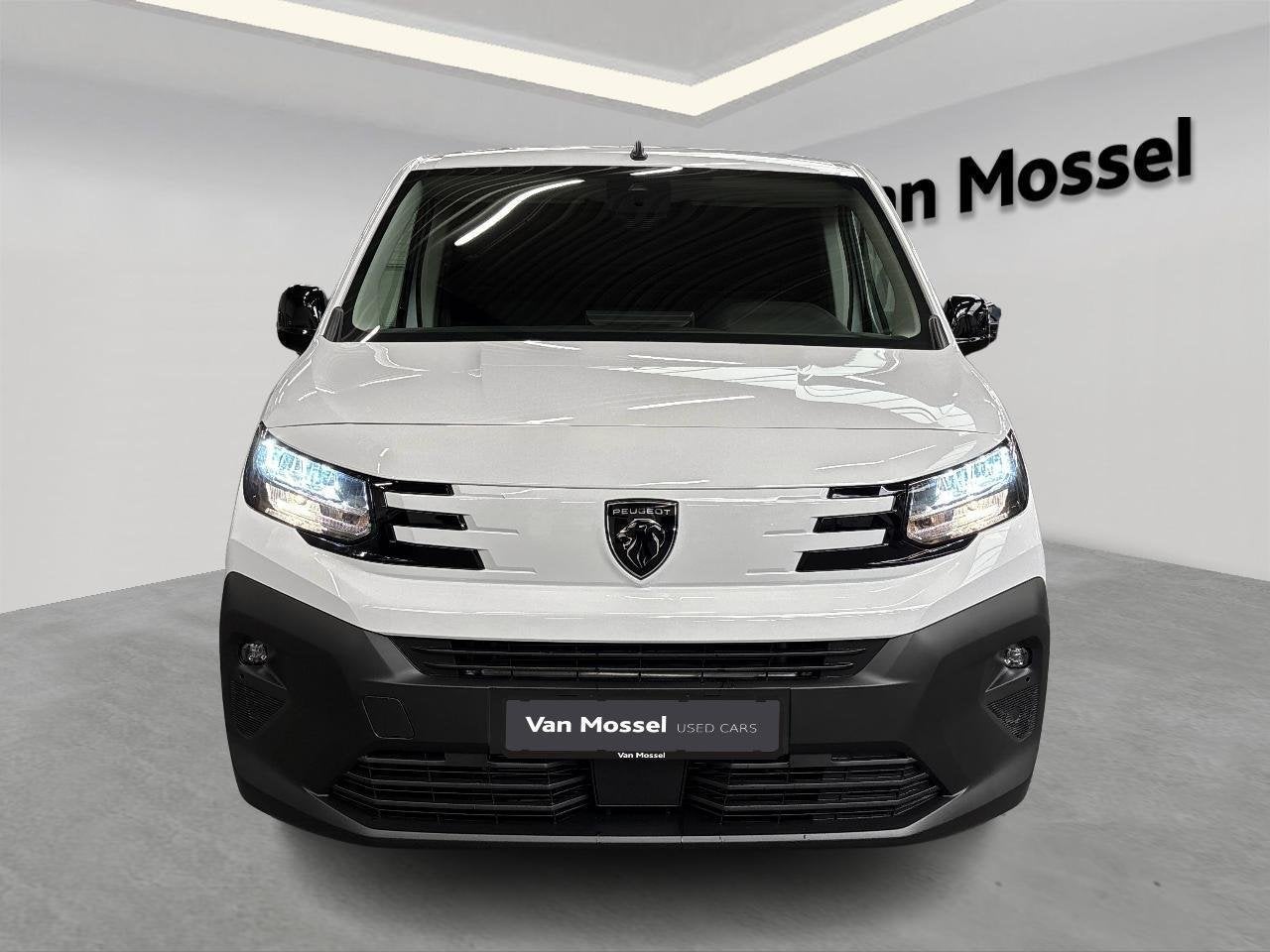 Peugeot Partner 1.5 BlueHDi 96kW L2 EAT8 Allure, Auto's, Gebruikt, 1649 kg, 4 cilinders, https://public.car-pass.be/vhr/6f39660f-896c-452a-a058-0ebd9544507b