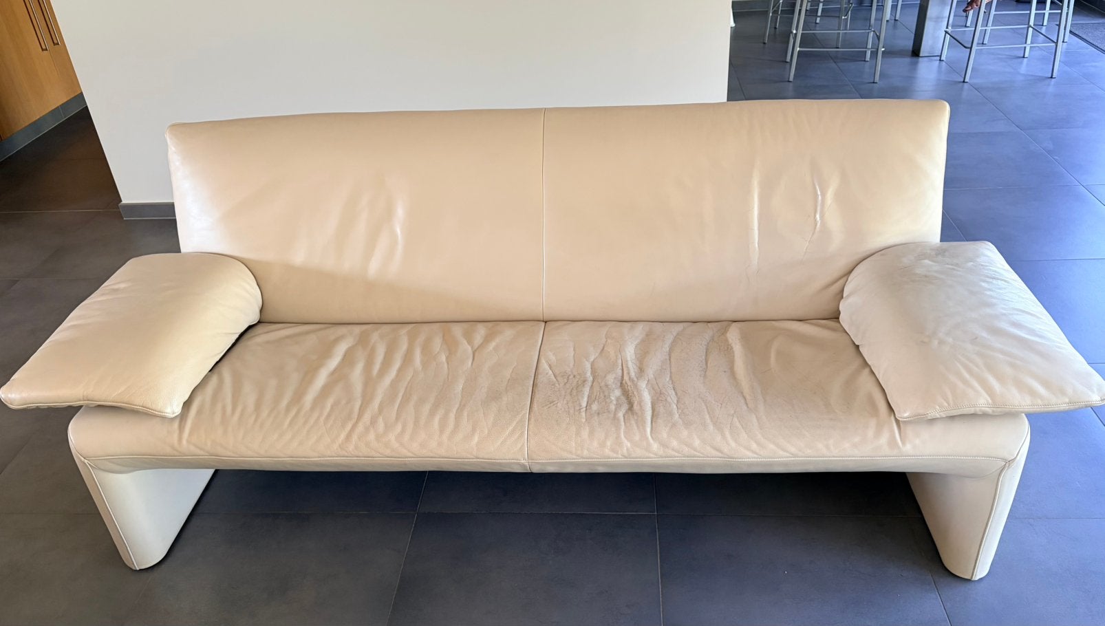 Jori zetel 2,5 zit leder crème, Maison & Meubles, Canapés | Salons, 200 à 250 cm, Banc droit, Enlèvement, Utilisé