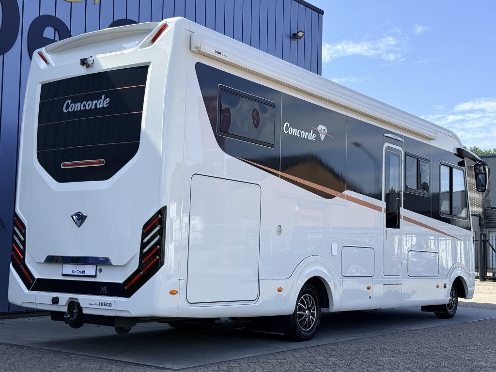 Concorde Carver 850 l 40, Iveco, Auvent, Intégral, 8 à 9 mètres, Diesel