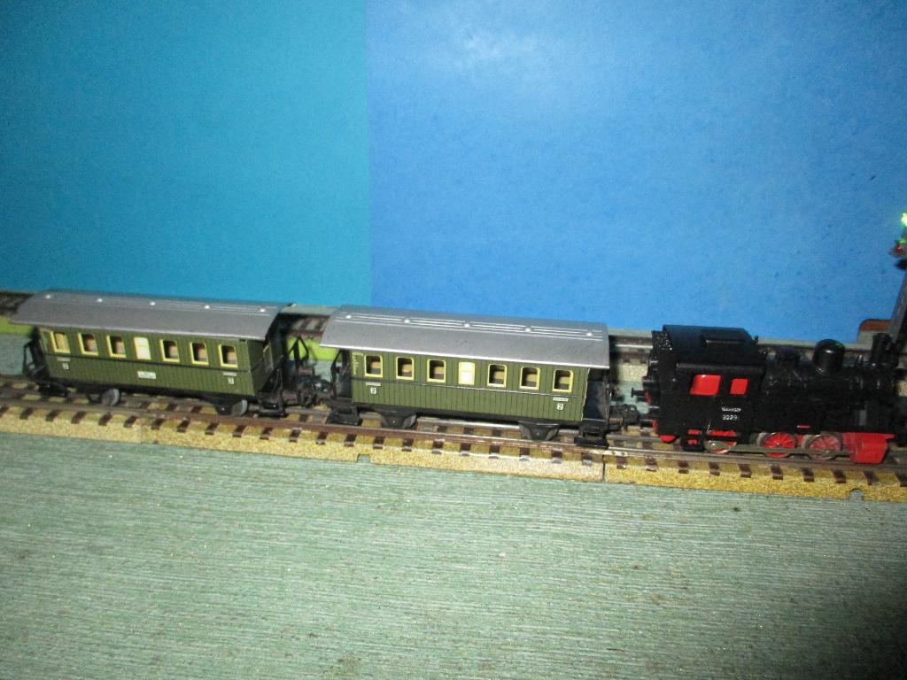 Marklin 3029 + 2 wagons 4040, Enlèvement ou Envoi, Utilisé, Set de Trains, Märklin