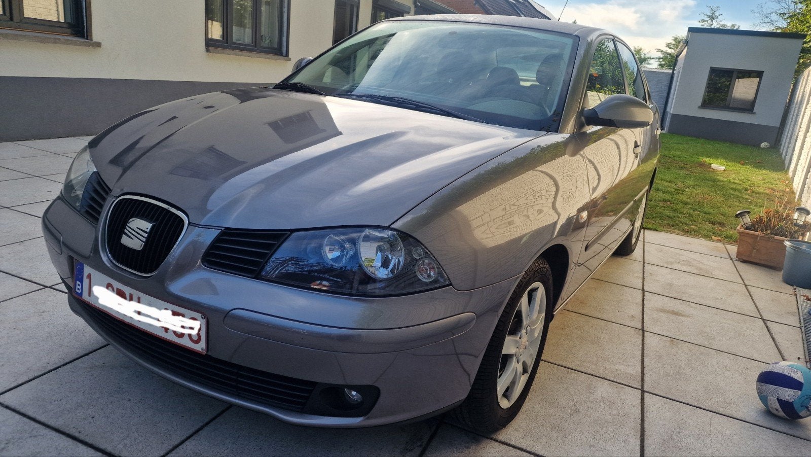 Seat Cordoba 1.4i Automatique, Autos, Carnet d'entretien, Beige, 5 portes, 5 places